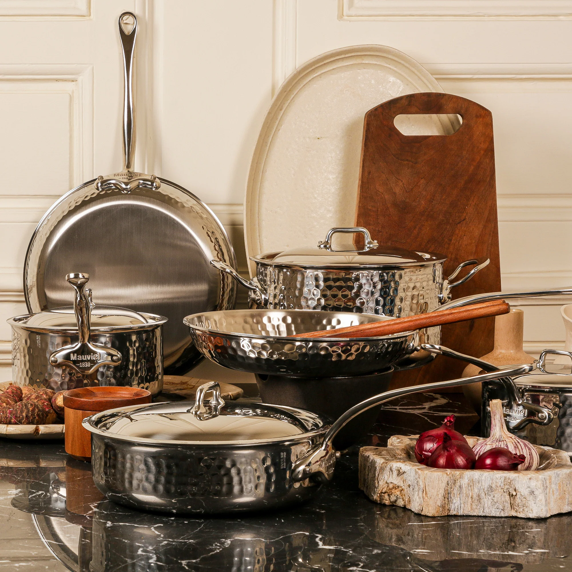Mauviel M'ELITE Hammered 5-Ply 2-Piece Nonstick Frying Pan Set With Cast Stainless Steel Handles - Image 3